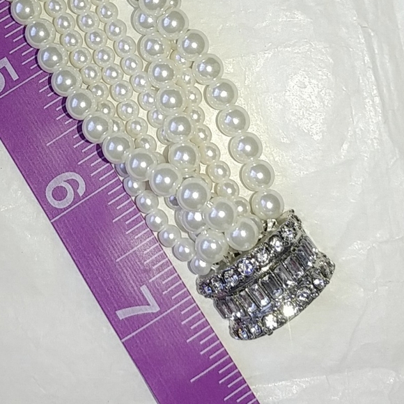 7-STRAND FAUX PEARL BRACELET WITH HUGE RHINESTONE CLASP - Picture 7 of 8